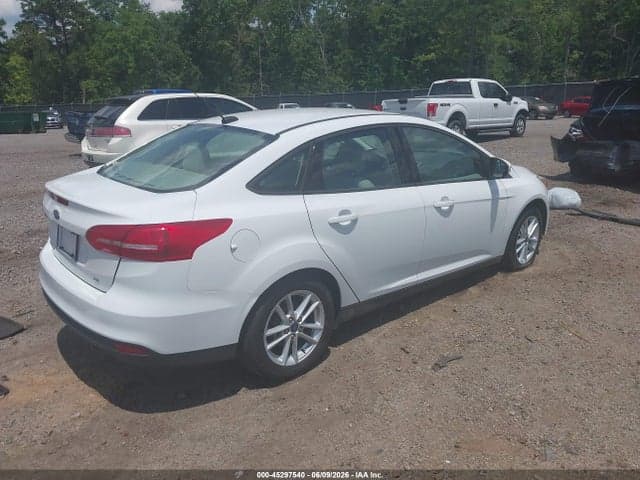 2017 FORD FOCUS SE 4