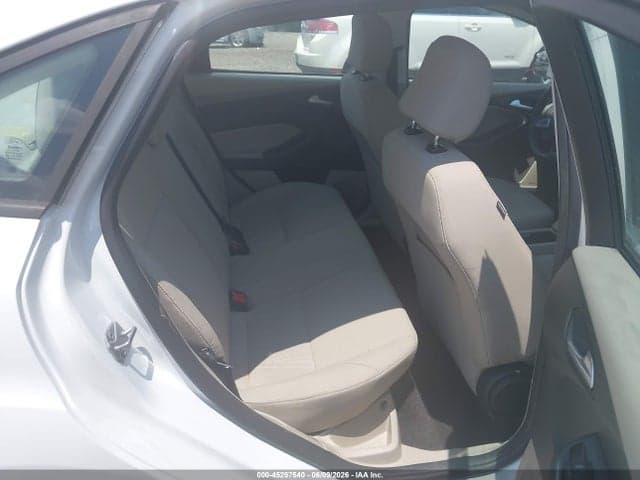 2017 FORD FOCUS SE 8