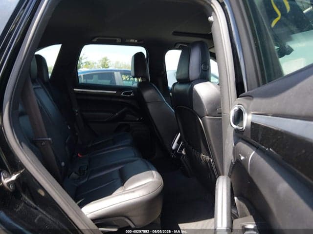 2012 PORSCHE CAYENNE 8