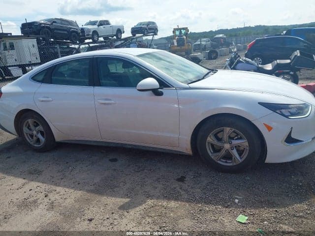 2021 HYUNDAI SONATA SE 13