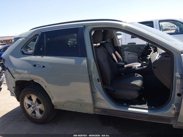 2019 TOYOTA RAV4 XLE 19