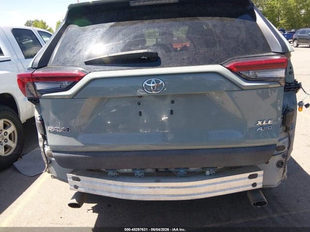 2019 TOYOTA RAV4 XLE 20