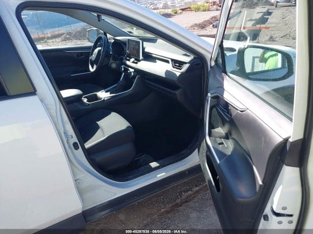 2023 TOYOTA RAV4 LE 5