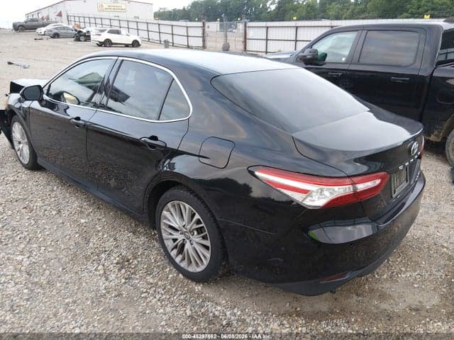 2018 TOYOTA CAMRY HYBRID XLE 3