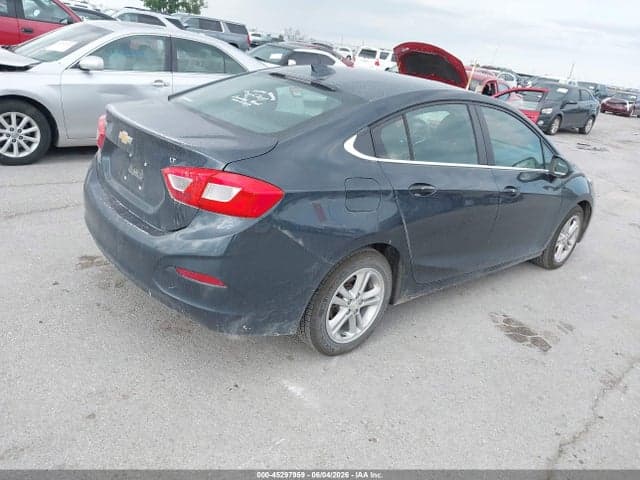 2017 CHEVROLET CRUZE LT AUTO 4