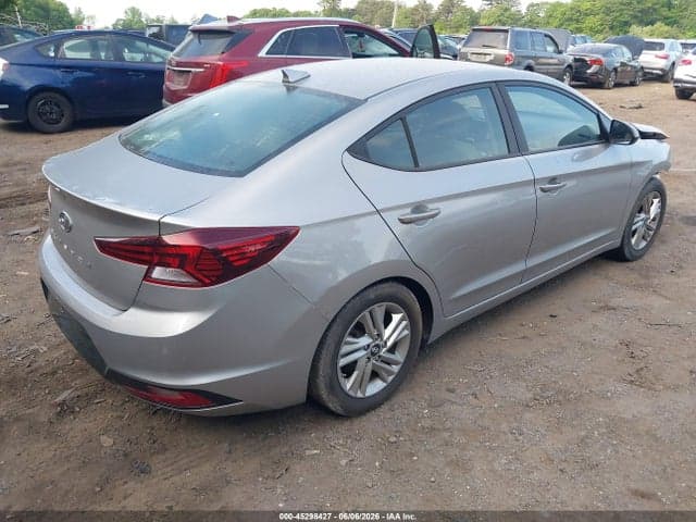 2020 HYUNDAI ELANTRA SEL 4