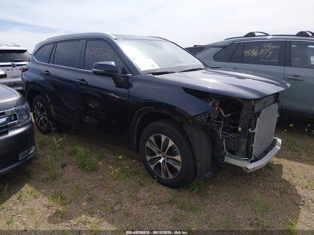 2023 TOYOTA HIGHLANDER XLE 1