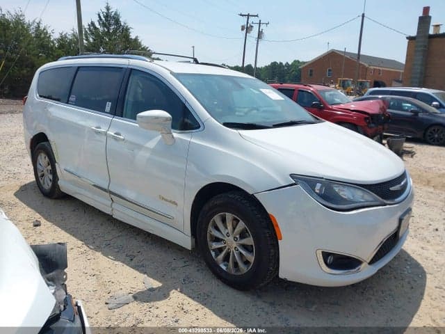 2019 CHRYSLER PACIFICA TOURING L 1