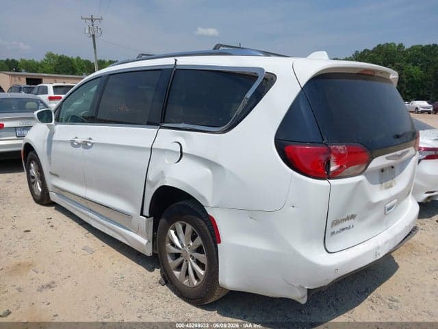 2019 CHRYSLER PACIFICA TOURING L 3