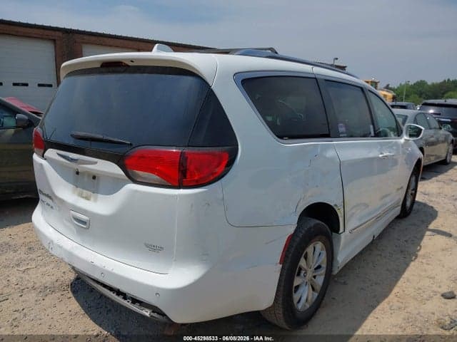 2019 CHRYSLER PACIFICA TOURING L 4