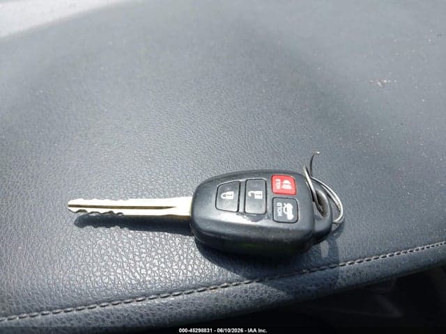 2018 TOYOTA COROLLA LE 11