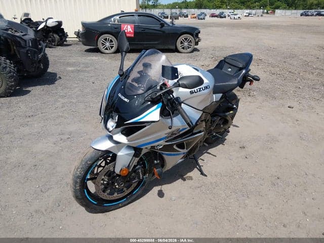 2025 SUZUKI GSX-R1000 2