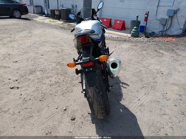 2025 SUZUKI GSX-R1000 6
