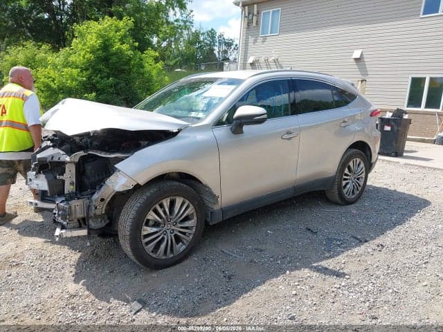2023 TOYOTA VENZA XLE 2