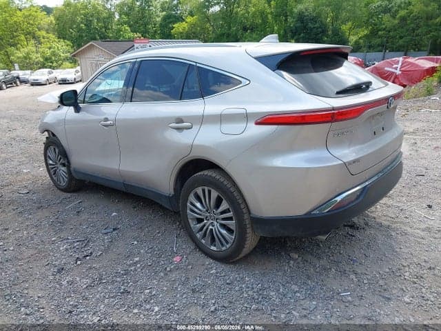 2023 TOYOTA VENZA XLE 3