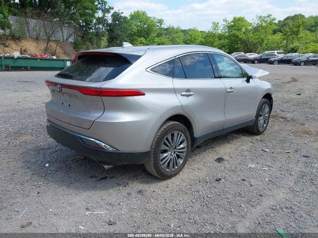 2023 TOYOTA VENZA XLE 4