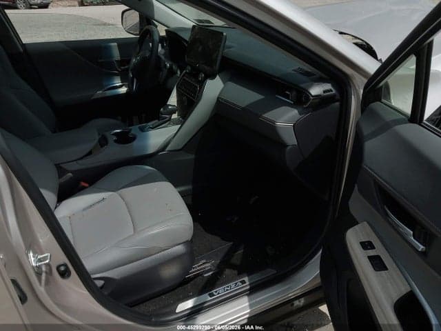 2023 TOYOTA VENZA XLE 5