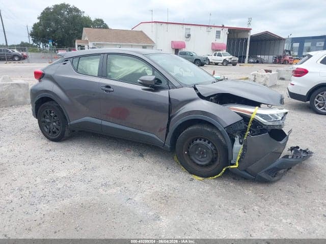 2021 TOYOTA C-HR LE 1