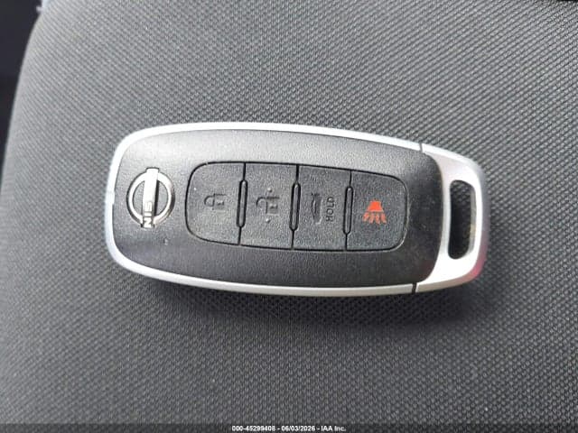 2025 NISSAN VERSA 1.6 SV 11