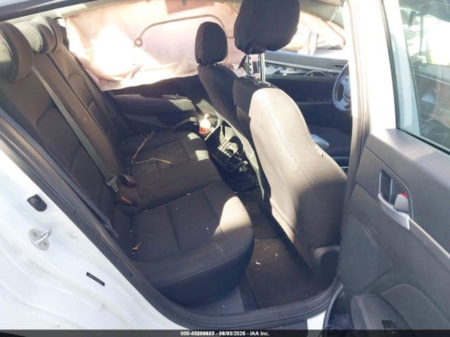 2018 HYUNDAI ELANTRA SEL 8