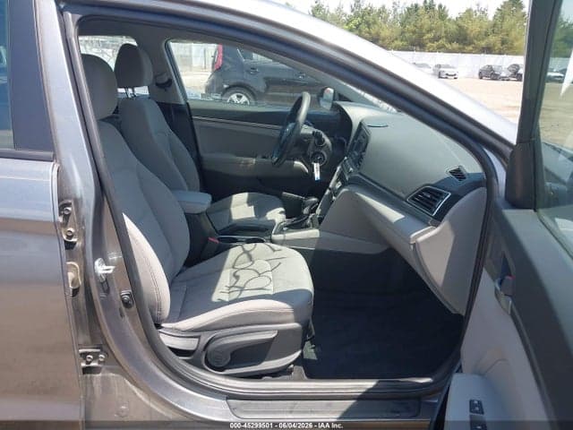2018 HYUNDAI ELANTRA SE 5