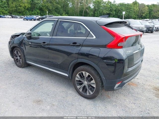 2018 MITSUBISHI ECLIPSE CROSS SE 3