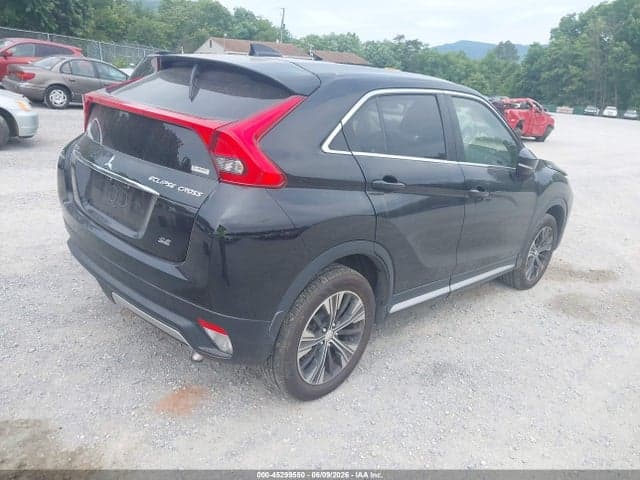2018 MITSUBISHI ECLIPSE CROSS SE 4