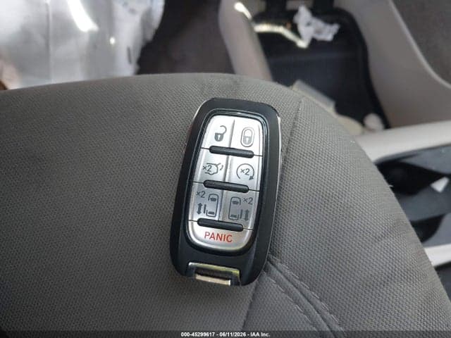 2018 CHRYSLER PACIFICA TOURING 11