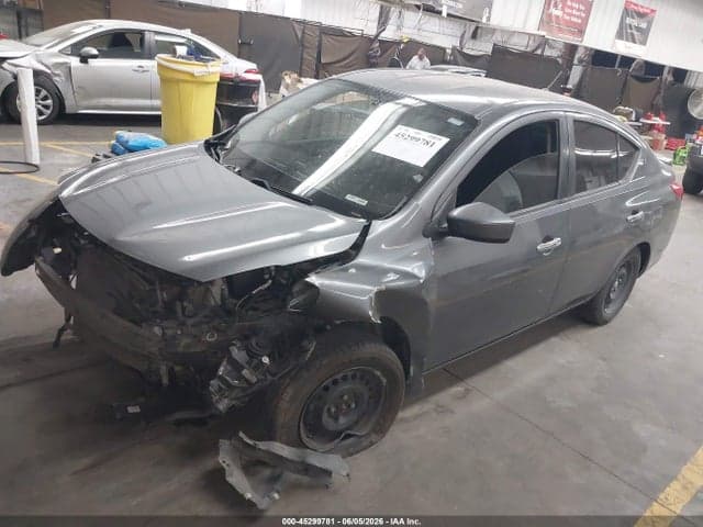 2018 NISSAN VERSA 1.6 SV 2