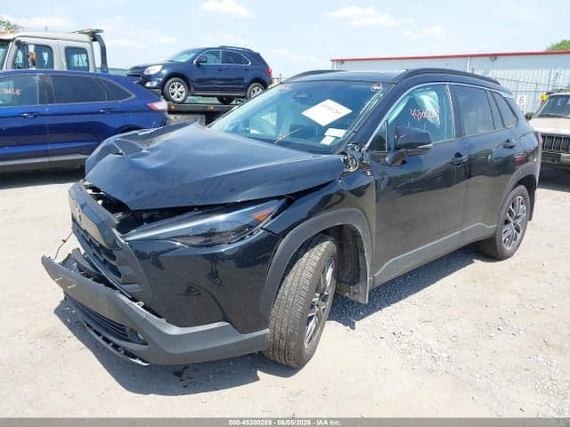 2026 TOYOTA COROLLA CROSS XLE 2
