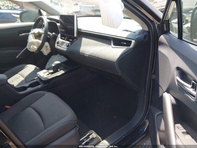 2026 TOYOTA COROLLA CROSS XLE 5