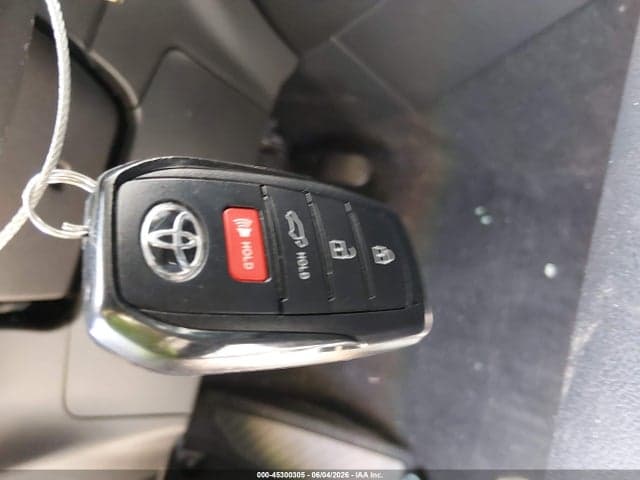 2025 TOYOTA COROLLA CROSS XLE 11