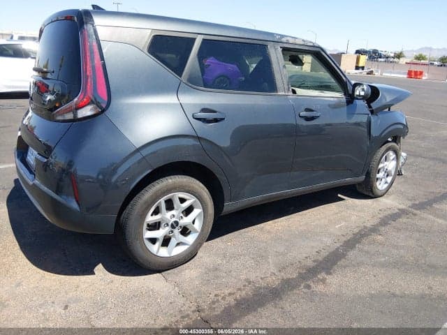 2023 KIA SOUL LX 4