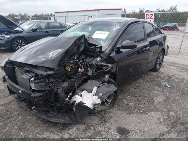 2023 KIA FORTE LXS 2