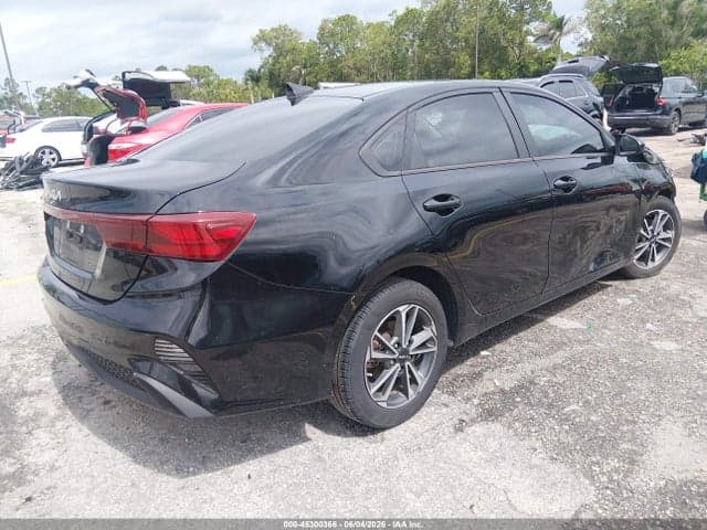 2023 KIA FORTE LXS 4