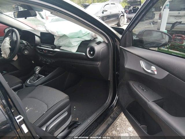2023 KIA FORTE LXS 5