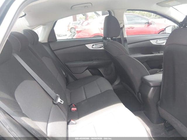 2023 KIA FORTE LXS 8