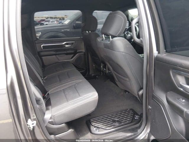 2024 RAM 1500 BIG HORN 4X2 5'7 BOX 8