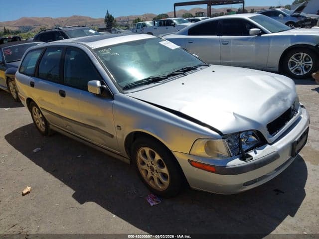 2002 VOLVO V40 A 1