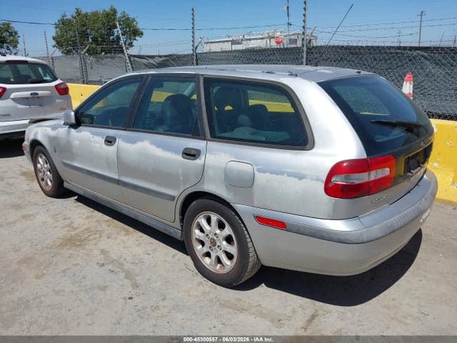 2002 VOLVO V40 A 3