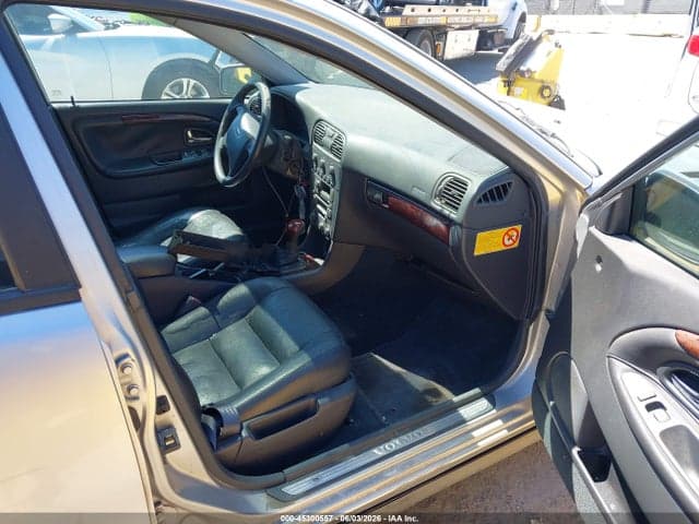2002 VOLVO V40 A 5