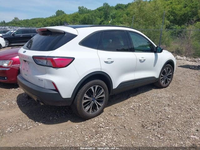 2022 FORD ESCAPE SE 4