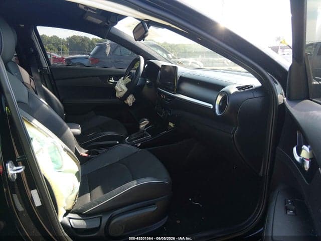 2022 KIA FORTE GT-LINE 5