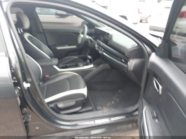 2025 KIA K4 GT-LINE 5
