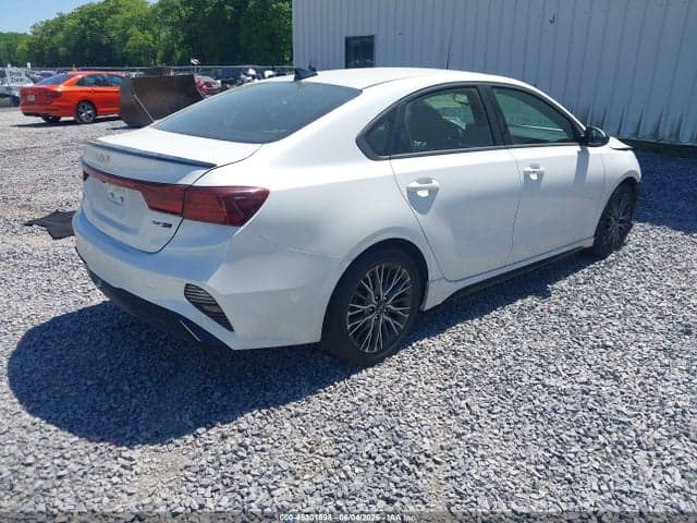 2022 KIA FORTE GT-LINE 4