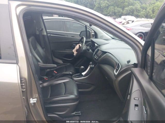 2021 CHEVROLET TRAX AWD LT 5
