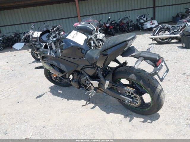 2025 KAWASAKI EX650 R 3