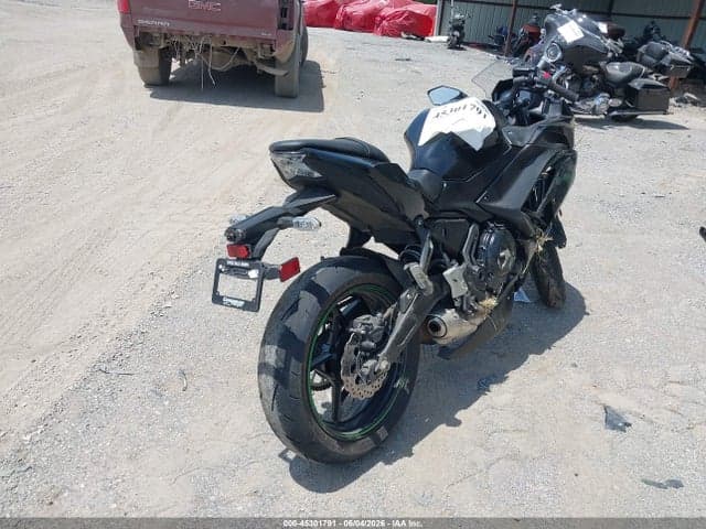 2025 KAWASAKI EX650 R 4