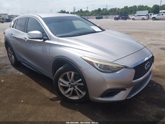 2017 INFINITI QX30 - 1