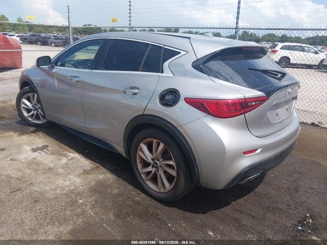 2017 INFINITI QX30 3